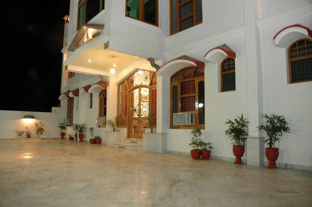 Hotel Ishan Villa Амритсар Экстерьер фото